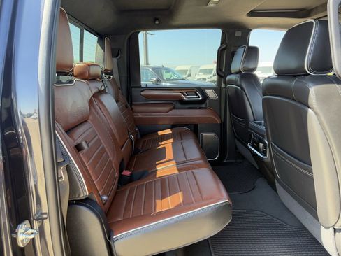 Used 2025 GMC Sierra 2500 Denali Ultimate image 31