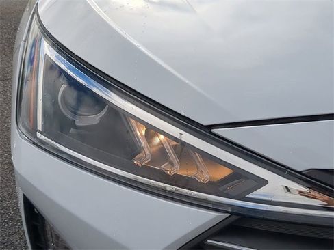 Used 2020 Hyundai Elantra Value Edition image 9