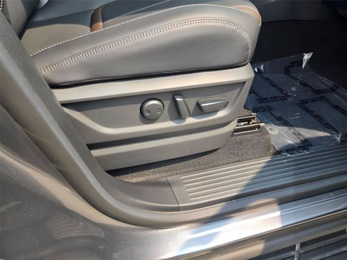 New 2026 Nissan Armada SL w/ Captain's Chari Seat Package AWD/4WD image 5