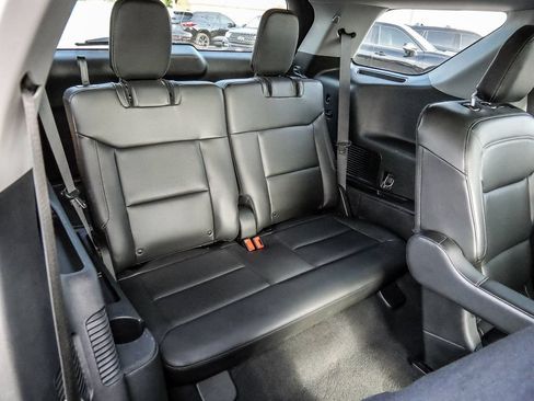 Used 2022 Ford Explorer XLT w/ Equipment Group 202A AWD/4WD image 24