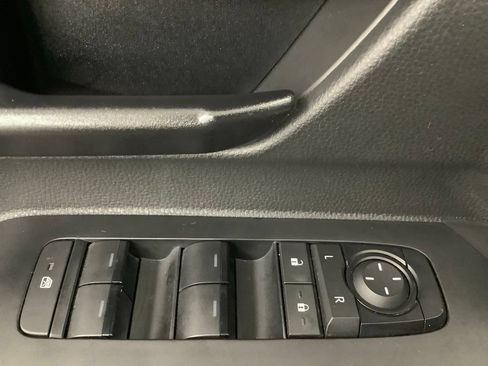 Used 2024 Toyota Tacoma SR5 AWD/4WD image 13