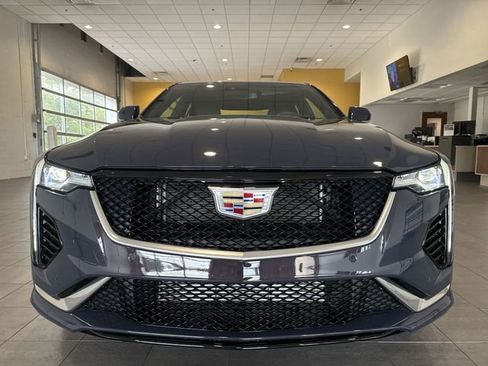 Certified 2025 Cadillac CT4 Sport RWD image 9