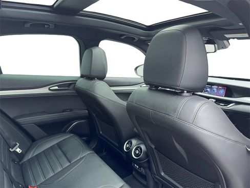 Used 2022 Alfa Romeo Stelvio Veloce image 50