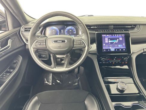 Used 2023 Jeep Grand Cherokee L Laredo image 21