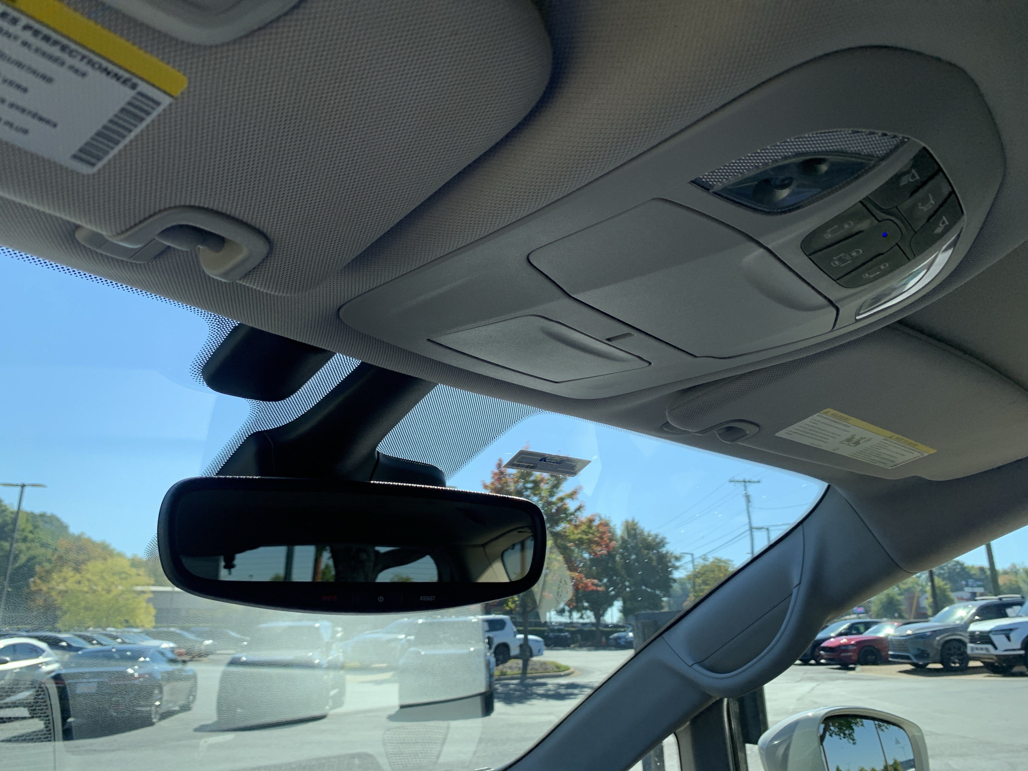 Used 2019 Chrysler Pacifica Touring-L Plus w/ Advanced Safetytec Group FWD image 27