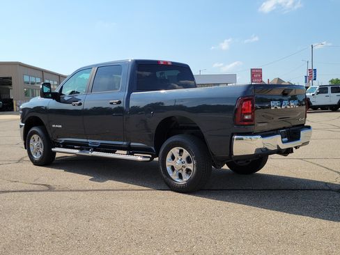 Used 2026 RAM 2500 Big Horn AWD/4WD image 3