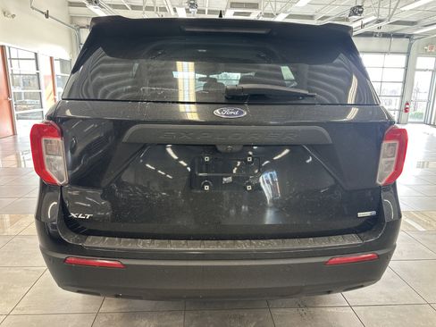 Used 2020 Ford Explorer XLT image 11
