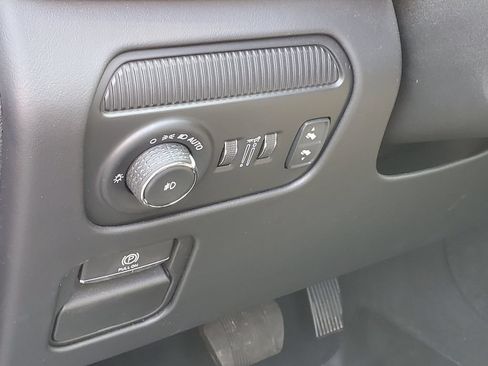 Used 2025 Jeep Grand Wagoneer L Series III w/ Rear Seat Video Group 1 AWD/4WD image 10
