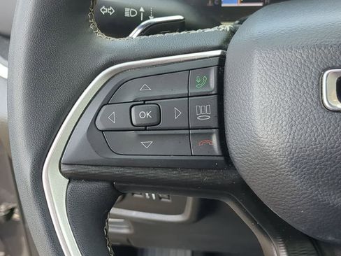 Used 2023 Jeep Grand Cherokee Altitude AWD/4WD image 23