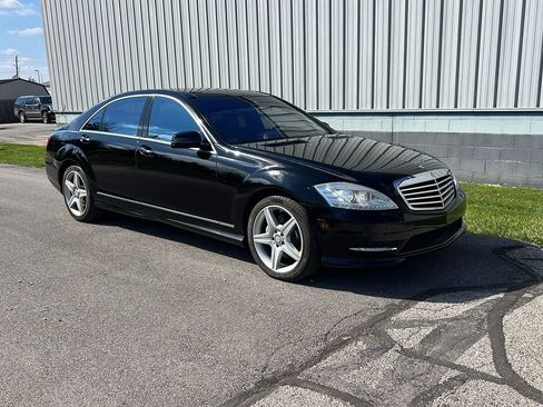 Used 2010 Mercedes-Benz S 550 4MATIC image 2