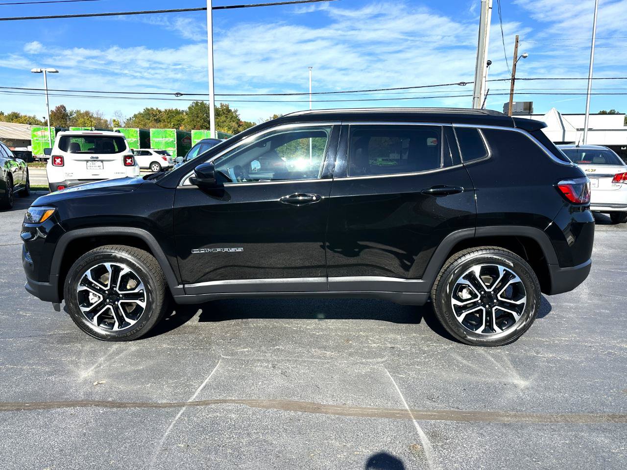 Used 2023 Jeep Compass Limited w/ Sun and Sound Group AWD/4WD image 8
