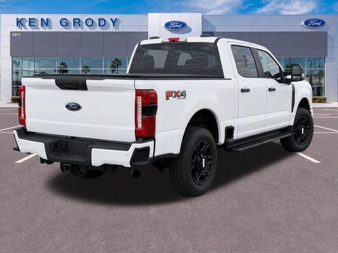 Used 2024 Ford F250 XL w/ STX Appearance Package AWD/4WD image 4