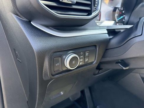 Used 2022 Ford Explorer XLT w/ Equipment Group 202A AWD/4WD image 30