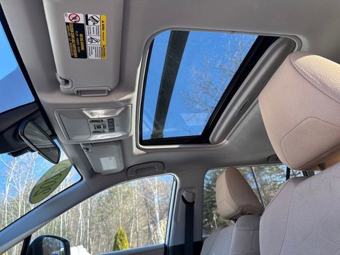 Used 2022 Toyota RAV4 XLE image 19