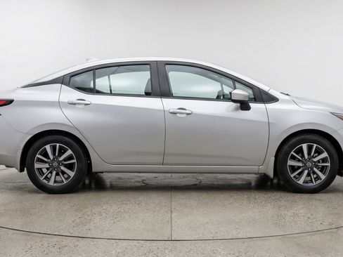 Used 2025 Nissan Versa SV FWD image 11