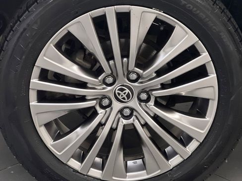 Used 2022 Toyota Venza Limited AWD/4WD image 62