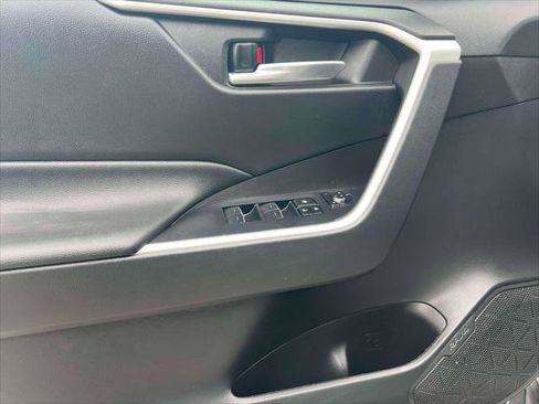 Certified 2022 Toyota RAV4 XLE image 18