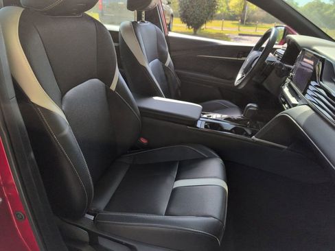 Used 2025 Toyota Camry SE FWD image 31