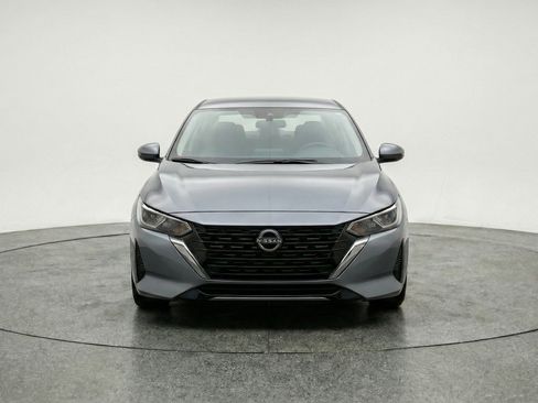 Used 2025 Nissan Sentra SV FWD image 2