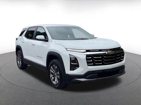 Used 2025 Chevrolet Equinox LT FWD image 3