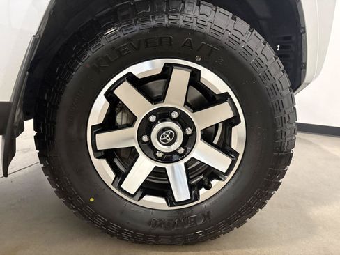 Used 2023 Toyota 4Runner TRD Off-Road Premium AWD/4WD image 49