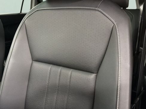 Certified 2023 Volkswagen Tiguan SE R-Line AWD/4WD image 19
