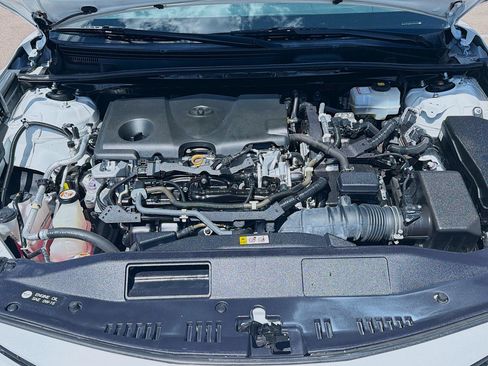 Used 2020 Toyota Camry XLE w/ Carpet Mat Package image 32