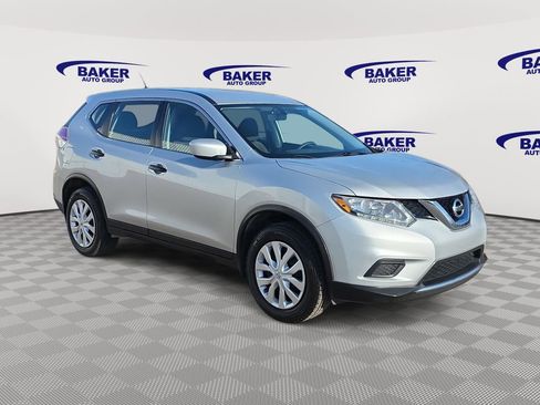 Used 2016 Nissan Rogue S image 3