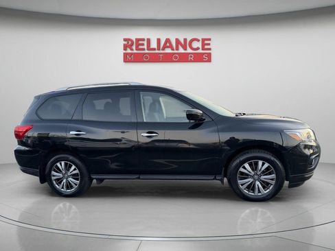 Used 2018 Nissan Pathfinder SV image 7