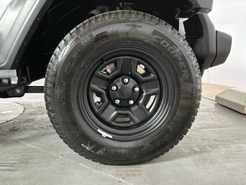Certified 2022 Jeep Wrangler Sport AWD/4WD image 13