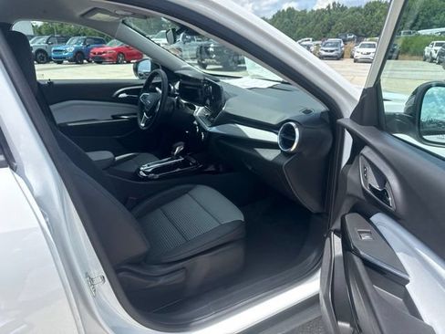 Used 2026 Chevrolet Trax LT w/ Driver Confidence Package FWD image 18