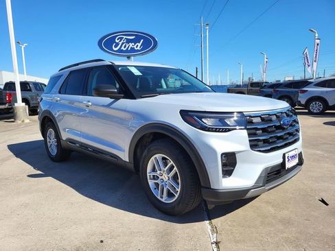 New 2026 Ford Explorer Active w/ Active Comfort Package image 17