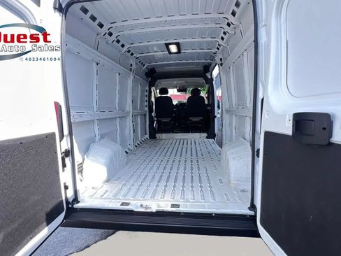Used 2025 RAM ProMaster 2500 w/ Convenience Group FWD image 18