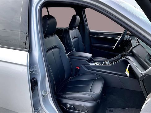 New 2026 Jeep Grand Cherokee Limited AWD/4WD image 14
