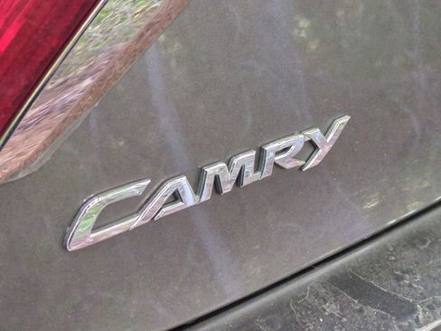 Used 2016 Toyota Camry SE FWD image 12