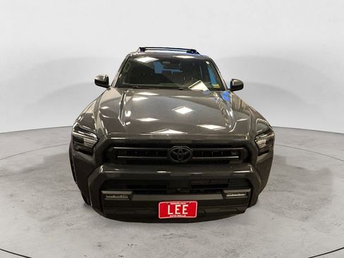 Used 2025 Toyota 4Runner SR5 AWD/4WD image 8