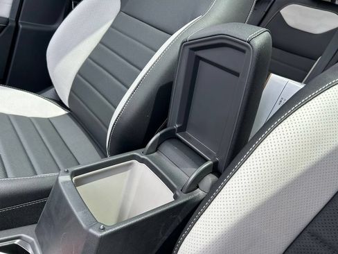 New 2026 Volkswagen Taos SEL AWD/4WD image 40