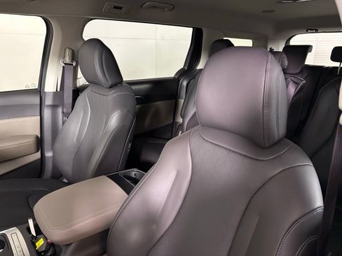 New 2026 Kia Carnival image 18