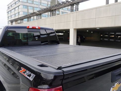 Used 2017 Chevrolet Silverado 1500 LTZ Z71 AWD/4WD image 38