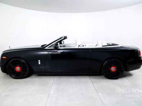 Used 2017 Rolls-Royce Dawn RWD image 3