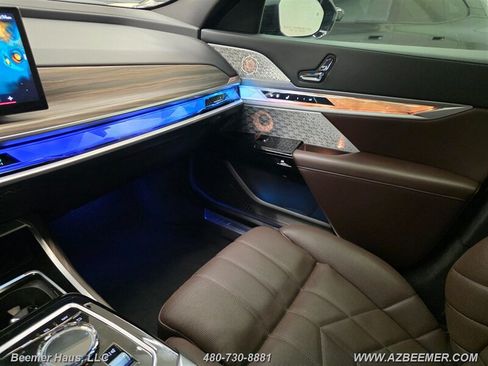Used 2023 BMW 760i xDrive AWD/4WD image 32