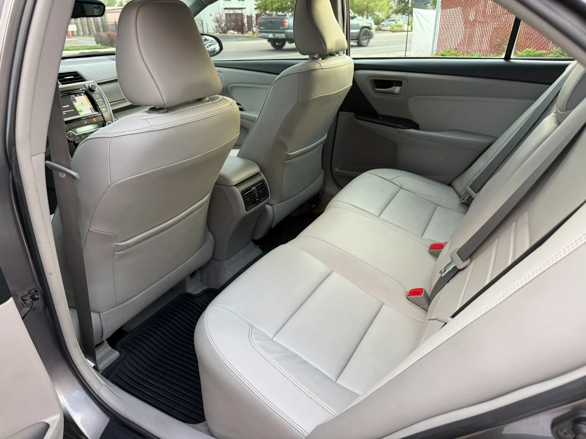 Used 2017 Toyota Camry XLE w/ Moonroof Package FWD image 12