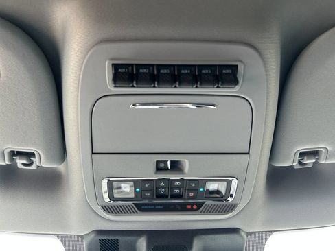 Used 2025 Ford F450 Lariat w/ Lariat Ultimate Package AWD/4WD image 21
