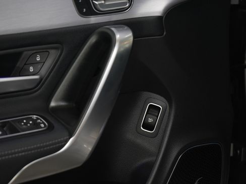 Used 2021 Mercedes-Benz CLA 250 4MATIC image 24