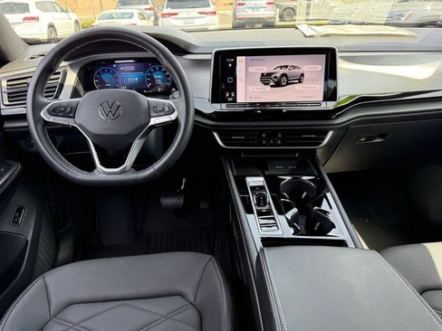 Used 2024 Volkswagen Atlas Cross Sport SE FWD image 26
