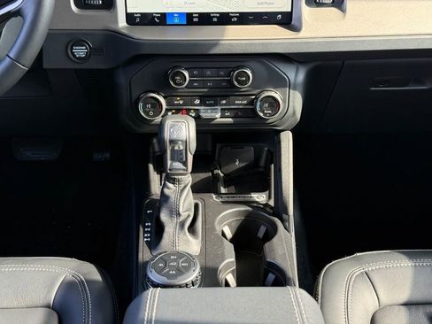 New 2025 Ford Bronco Outer Banks w/ Sasquatch Package image 9