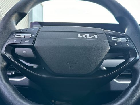Used 2025 Kia K4 LXS FWD image 23