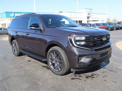 New 2026 Ford Expedition Platinum w/ Stealth Appearance Package