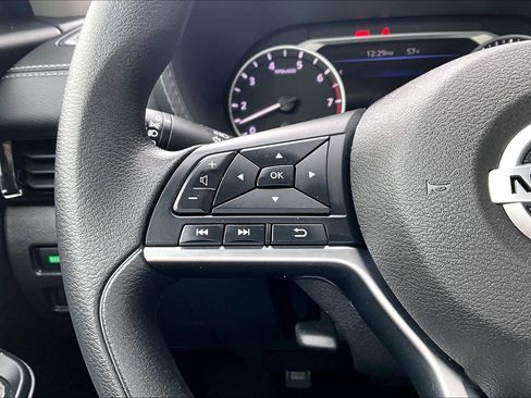 Used 2023 Nissan Sentra SV FWD image 11
