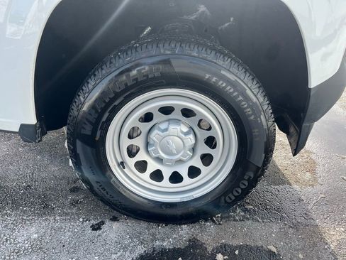 New 2025 Chevrolet Colorado W/T image 28